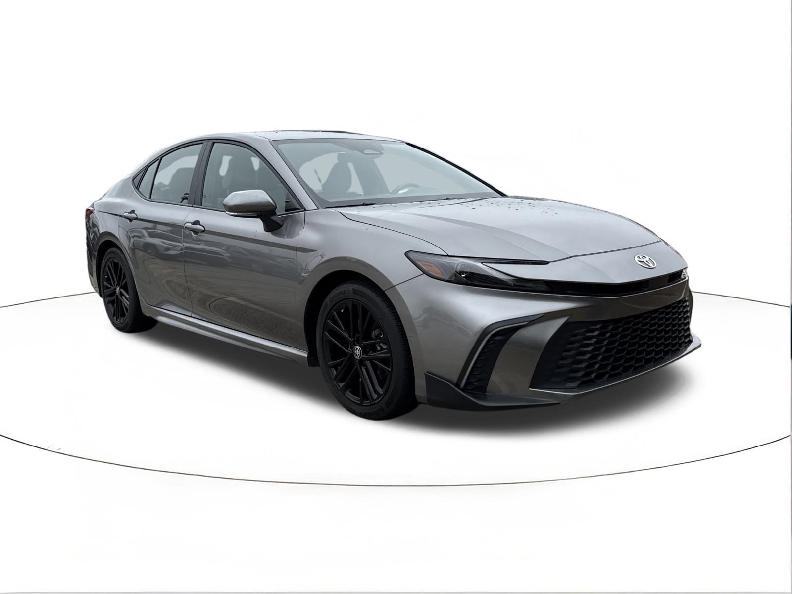 2025 Toyota Camry SE's photo