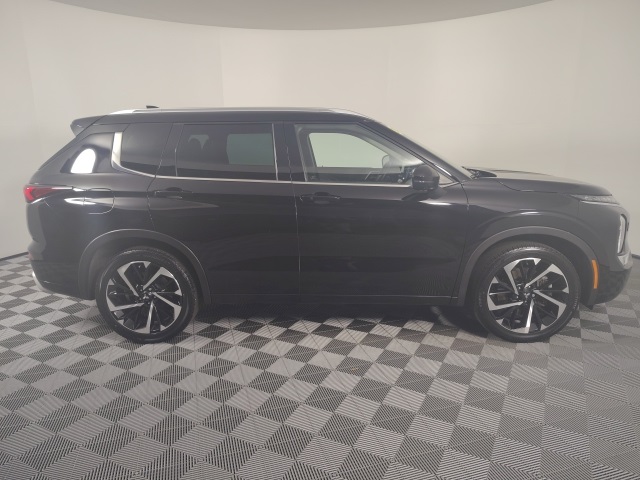 2023 Mitsubishi Outlander SEL photo 8