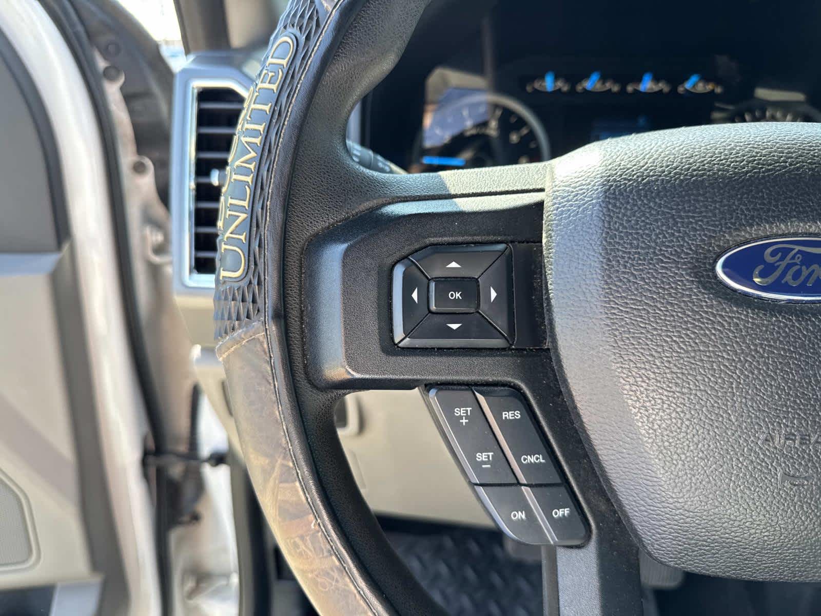 2015 Ford F-150 XLT photo 38