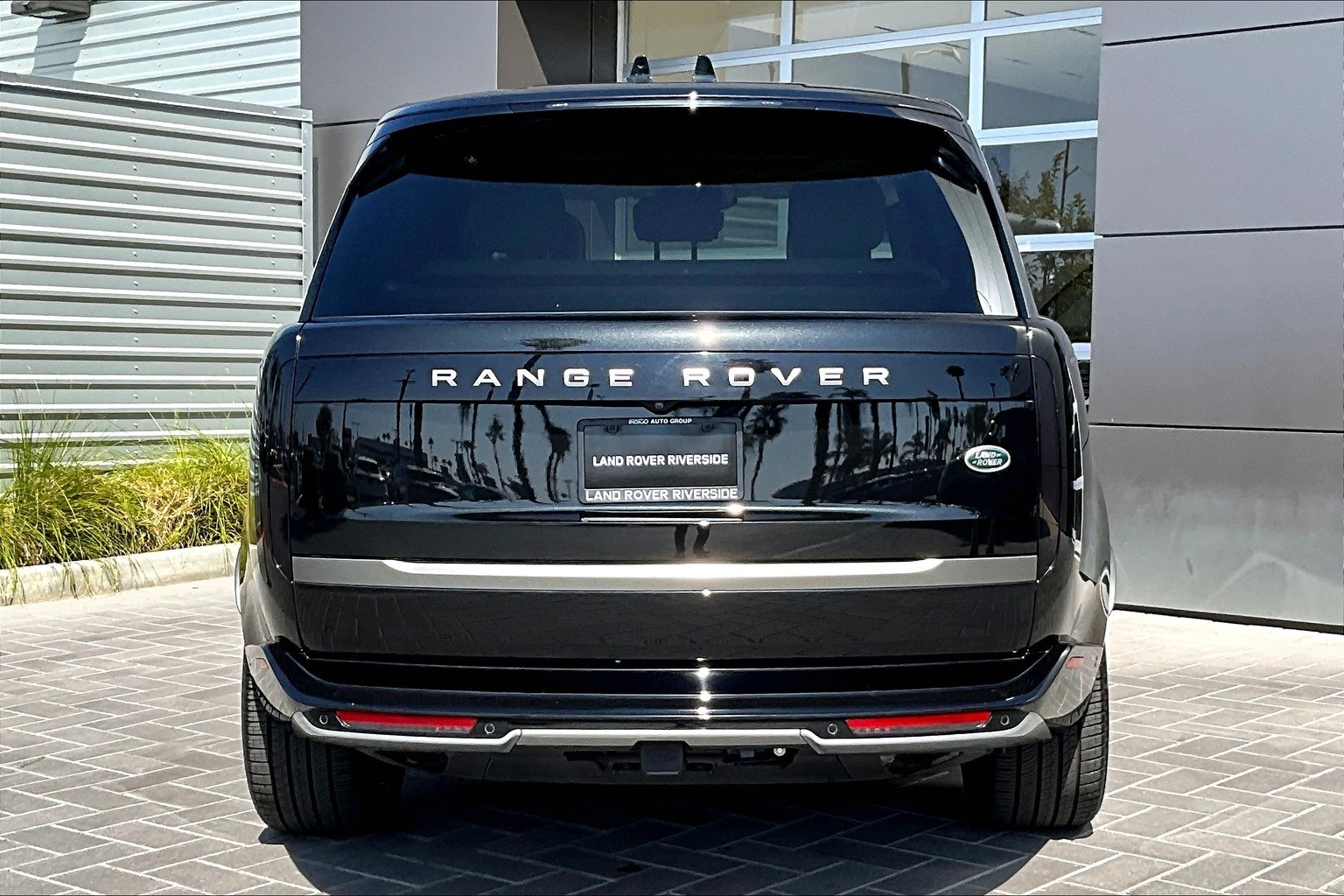 2023 Land Rover Range Rover SE photo 4