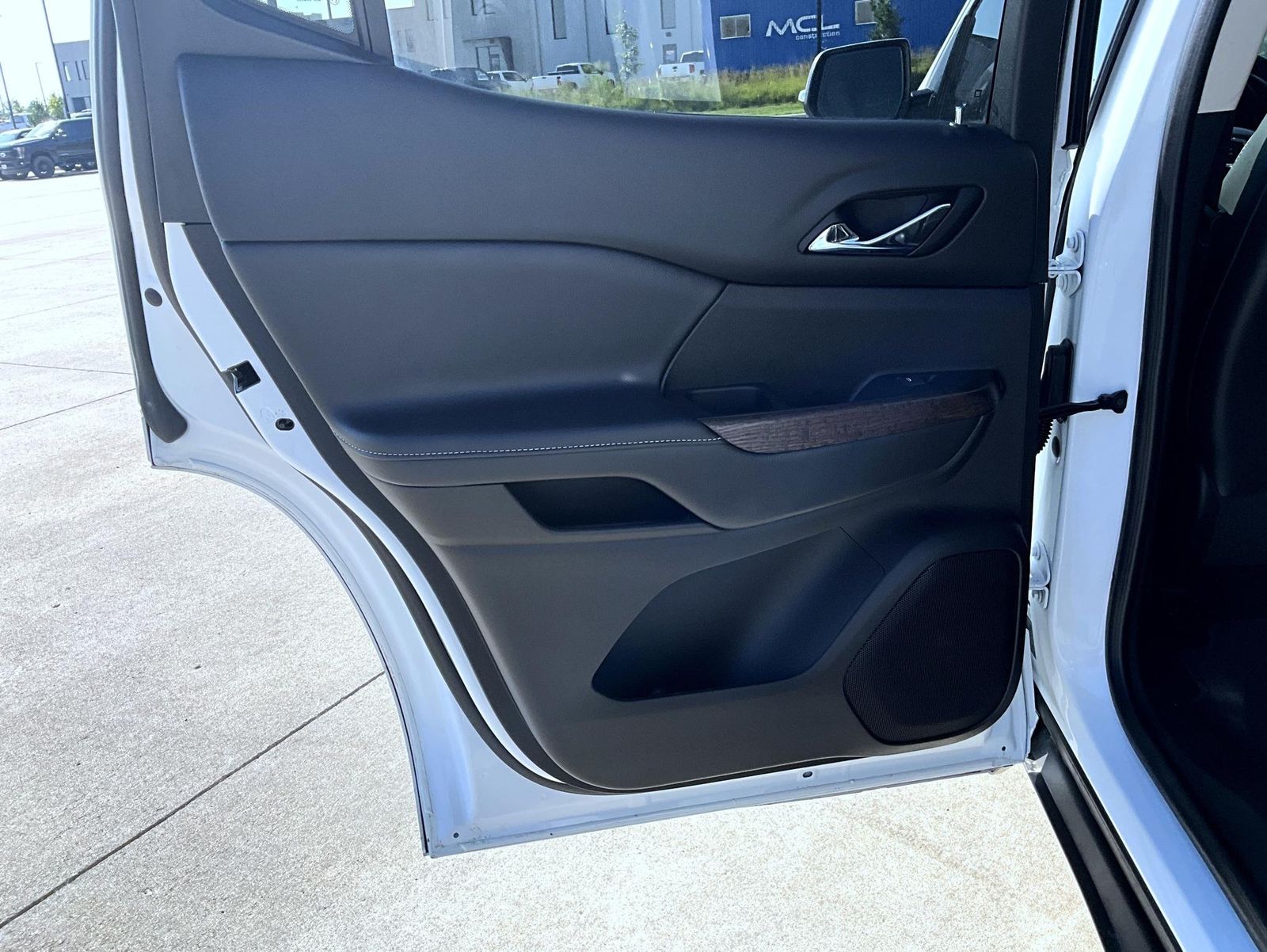 2023 Gmc Acadia Denali photo 16