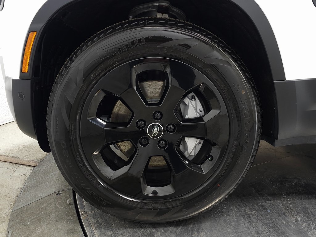 2025 LAND ROVER DEFENDER - Image 12