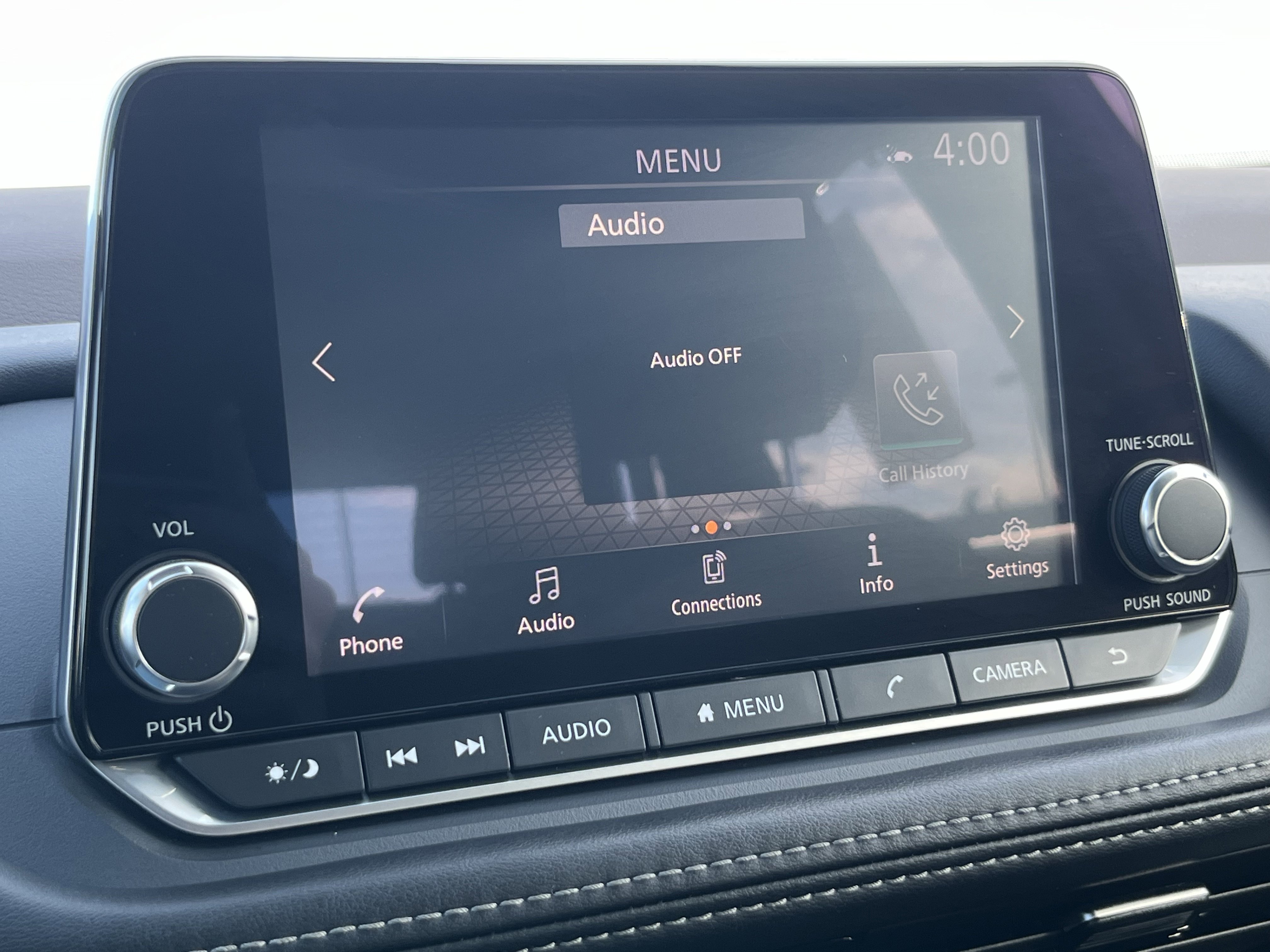 2021 Nissan Rogue AWD SV photo 3