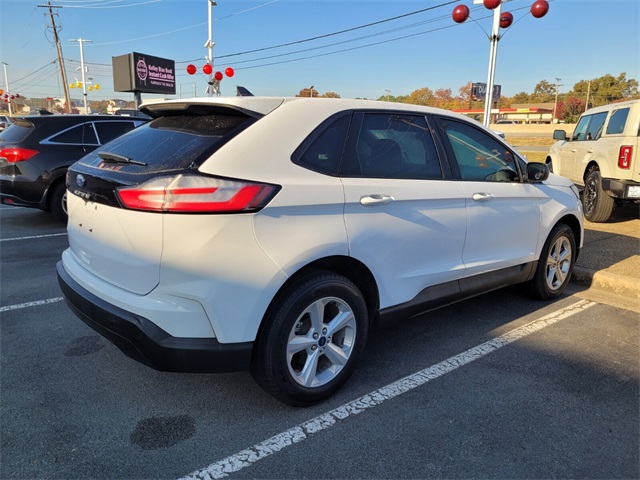 2021 Ford Edge SE photo 3