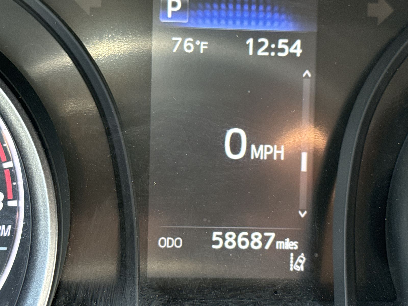 2023 Toyota Camry SE photo 4