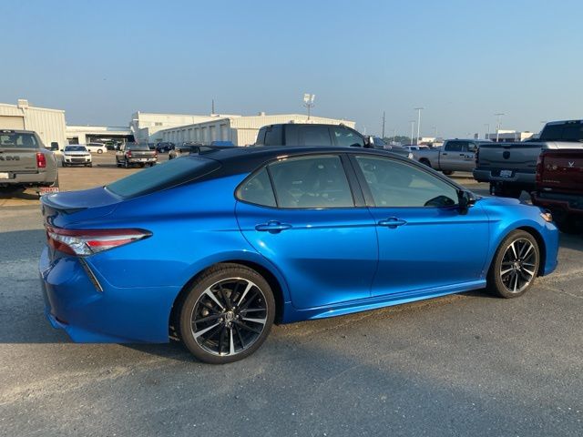 2018 Toyota Camry XLE photo 4