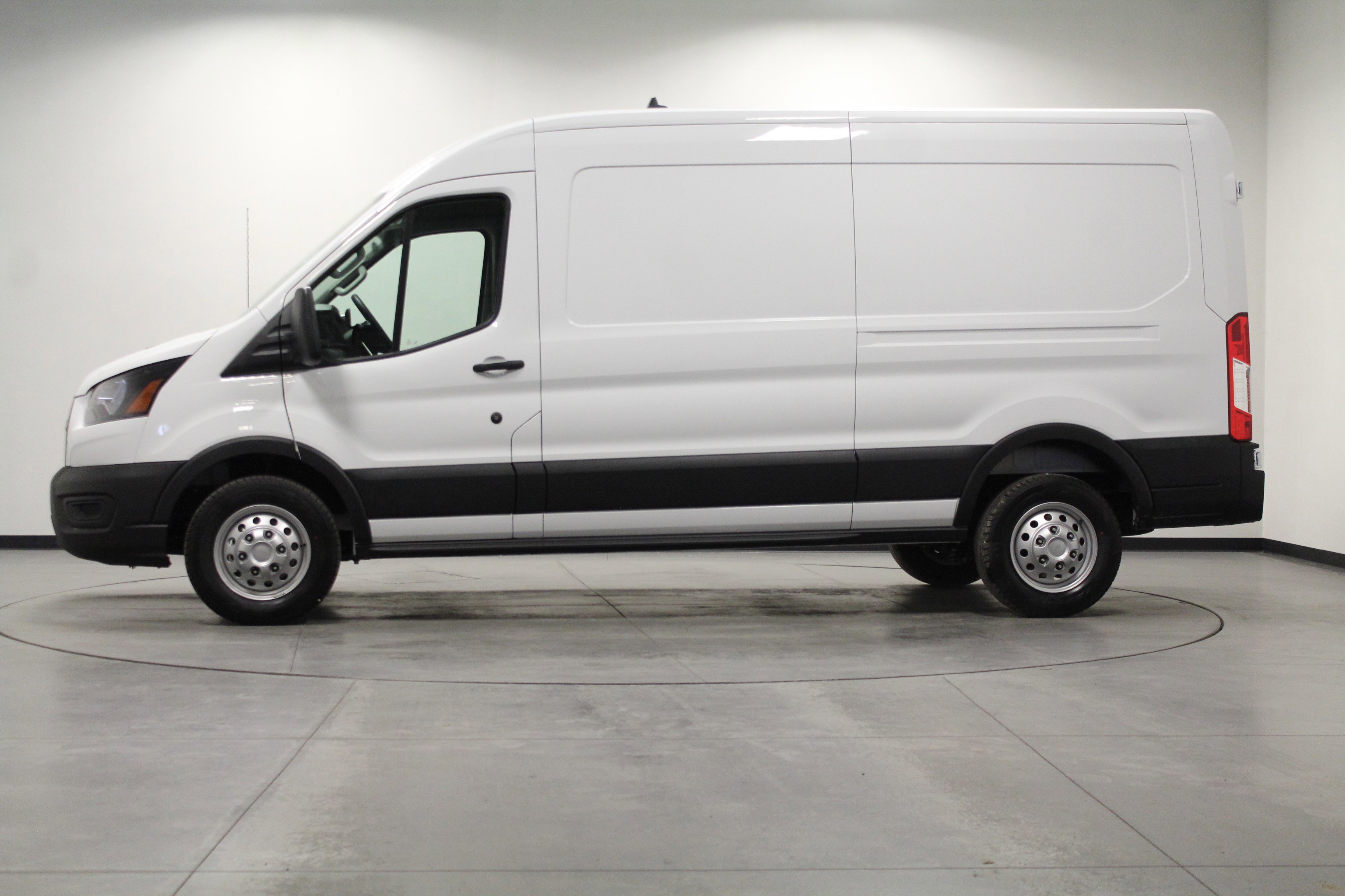 2025 Ford Transit Cargo Van photo 5