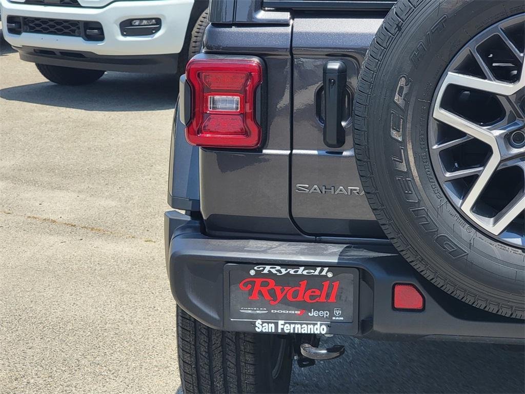 2025 Jeep Wrangler Sahara photo 6