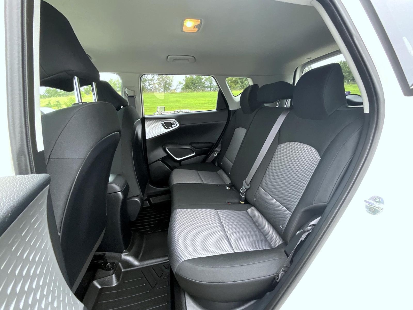 2022 Kia Soul LX photo 19