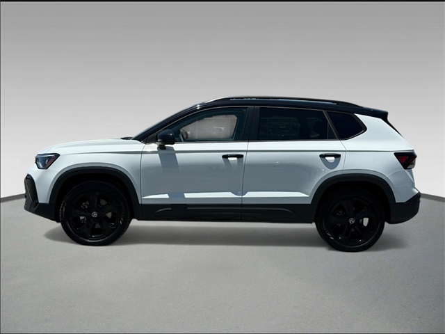 2025 Volkswagen Taos SE photo 2