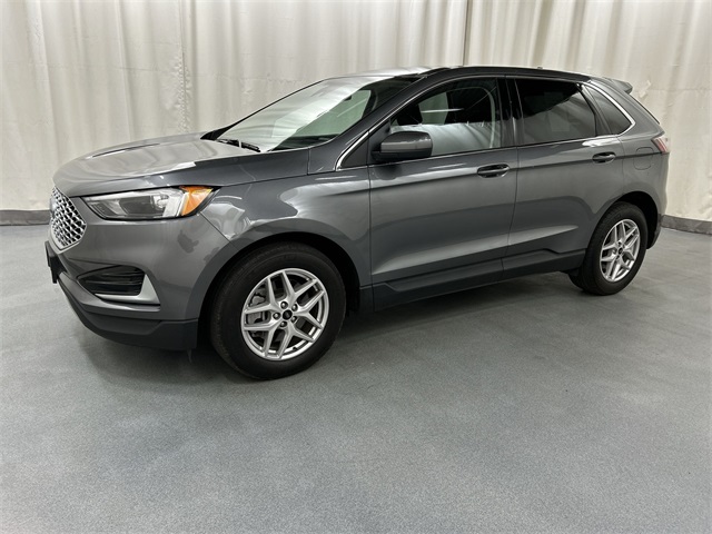 2024 Ford Edge SEL photo 2
