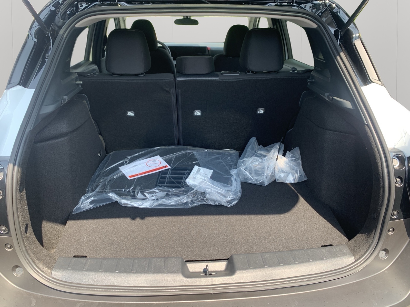 2025 Nissan Kicks SV photo 25