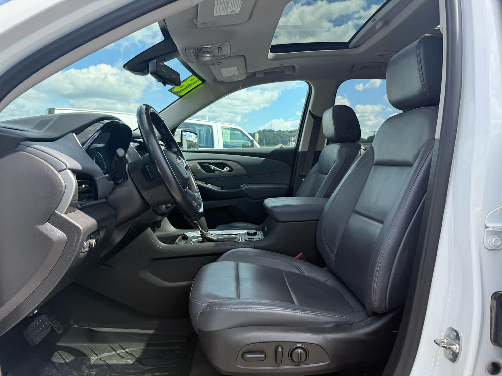 2018 Chevrolet Traverse Leather photo 3