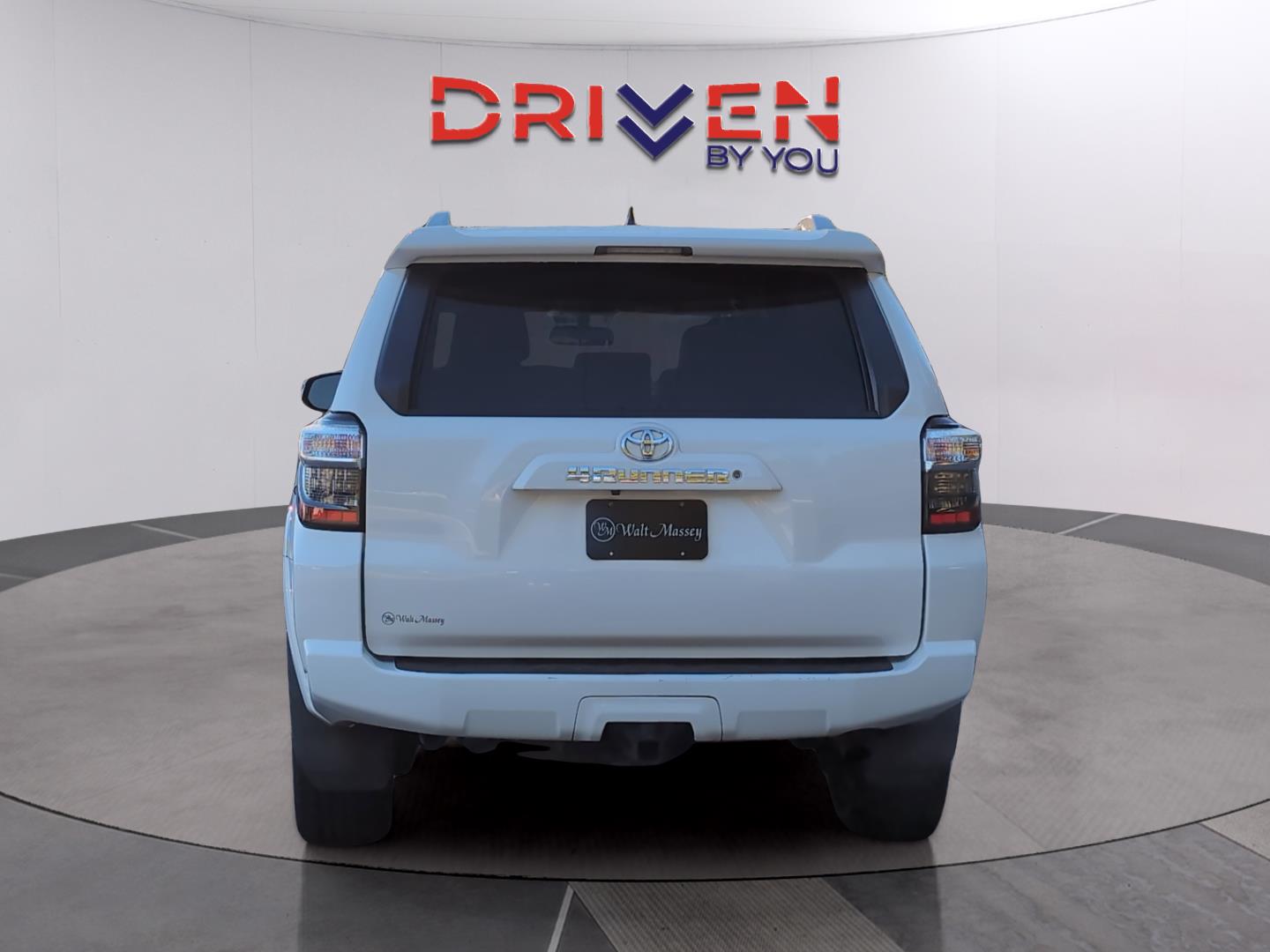 2018 Toyota 4Runner SR5 photo 3