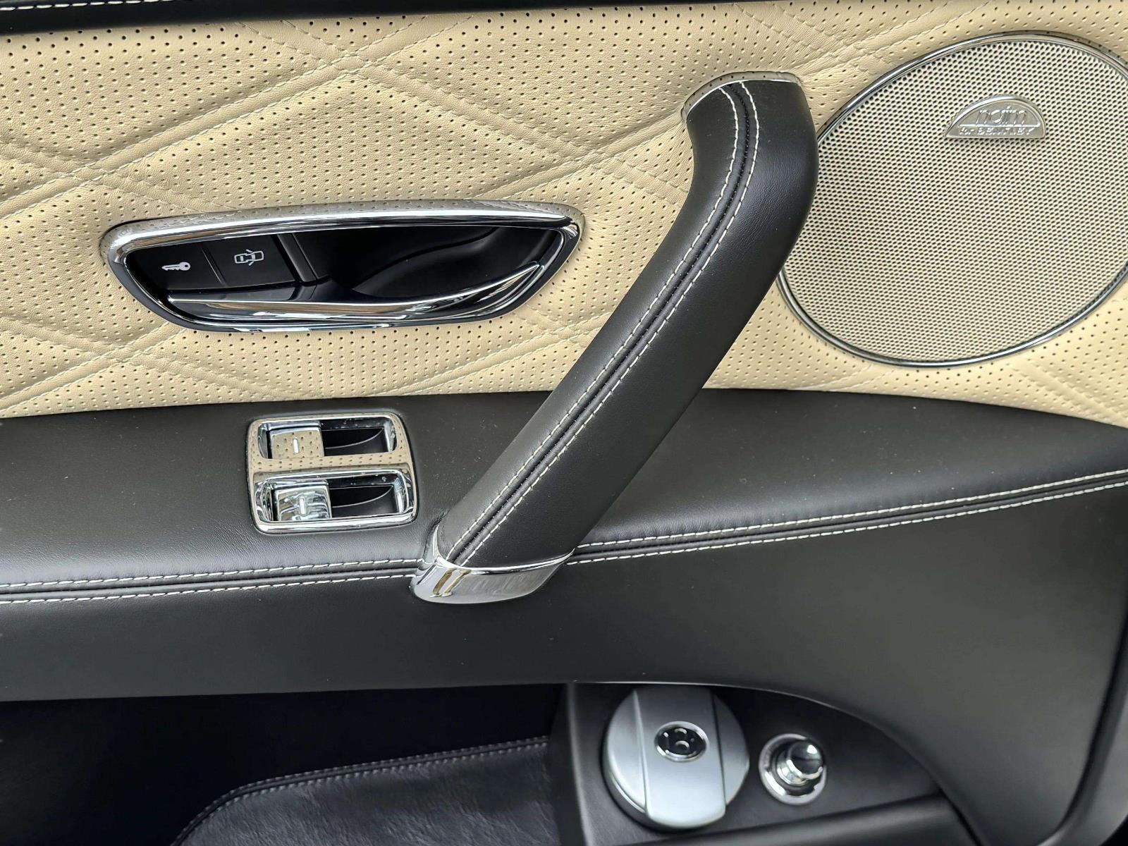 2014 Bentley Flying Spur Base photo 38