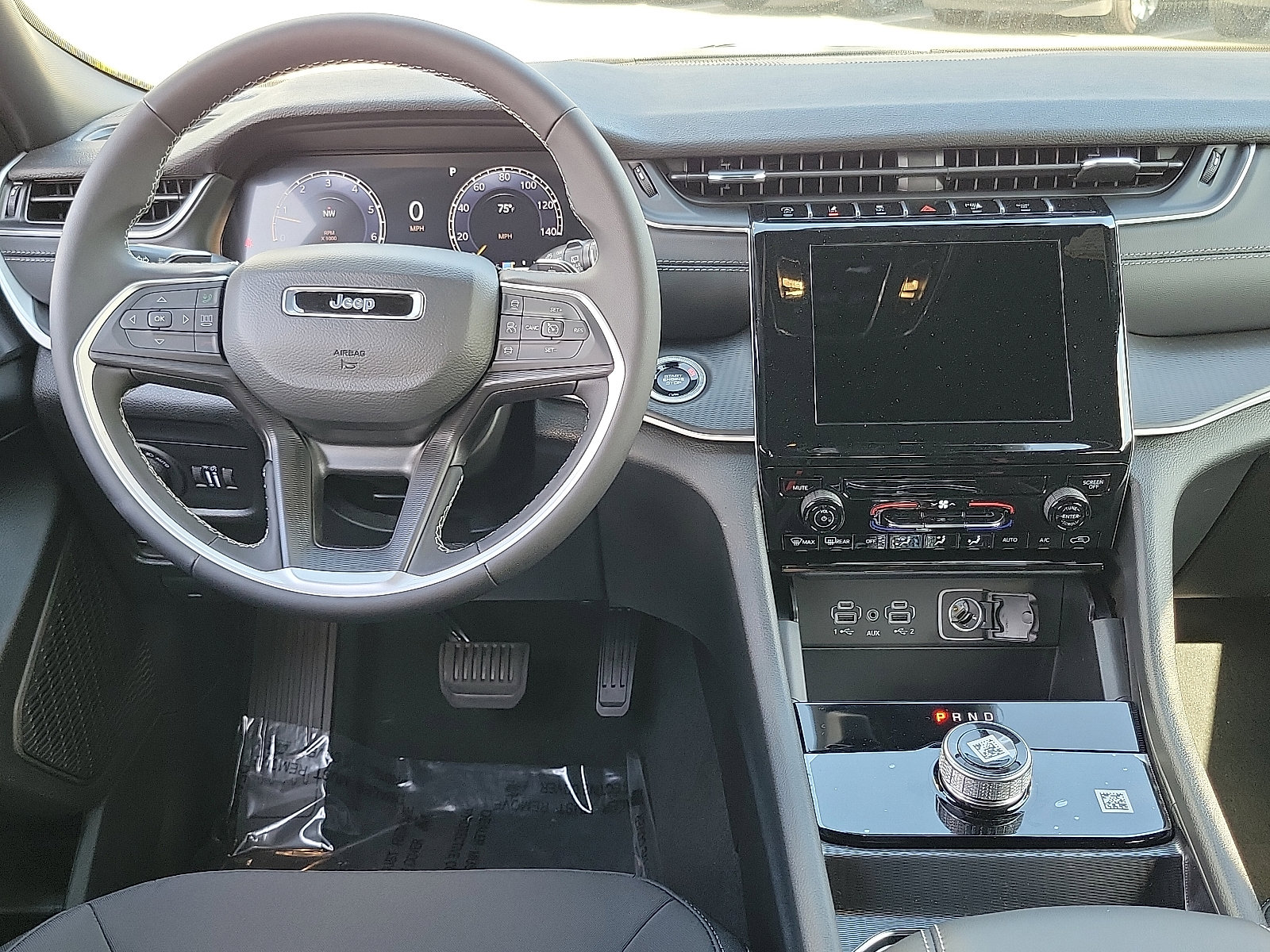 2025 Jeep Grand Cherokee Laredo X photo 2