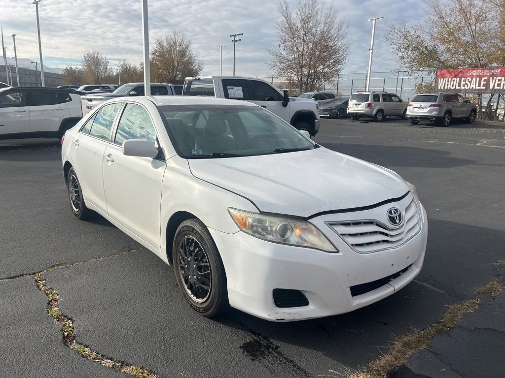2011 Toyota Camry LE photo 2