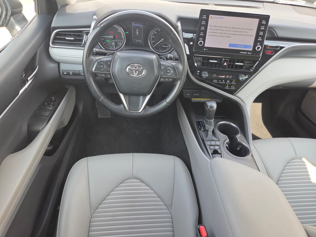 2021 Toyota Camry Hybrid SE photo 13