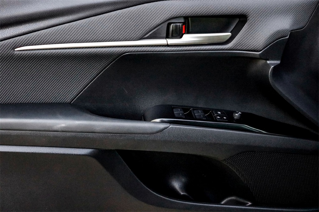 2025 Toyota Camry XSE photo 9