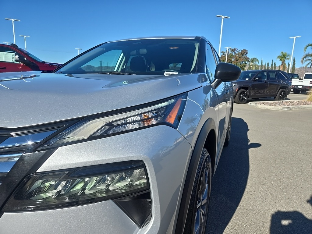 2024 Nissan Rogue S photo 3