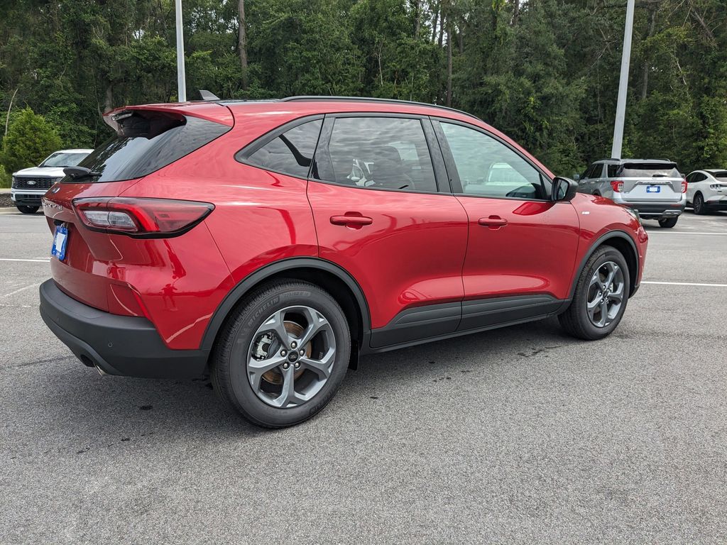 2025 Ford Escape ST-Line photo 3