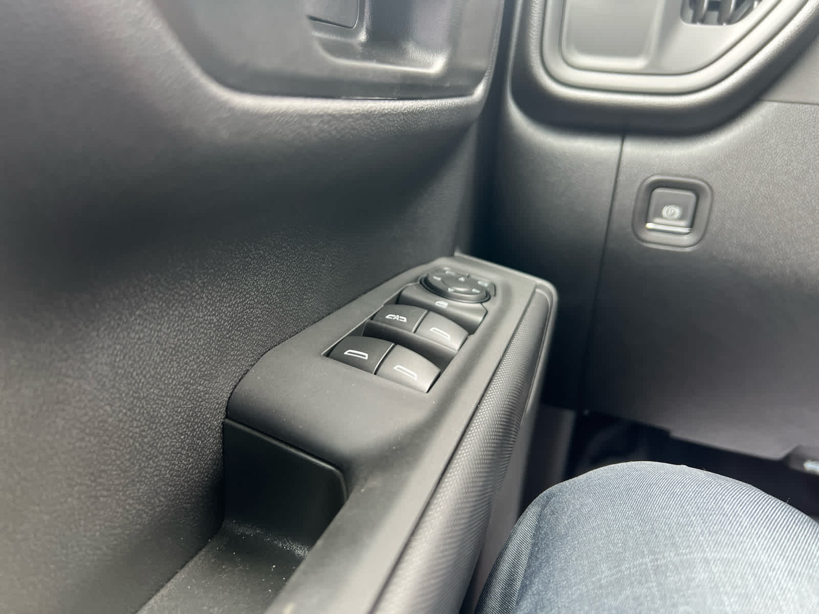 2025 Chevrolet Silverado 1500 photo 21