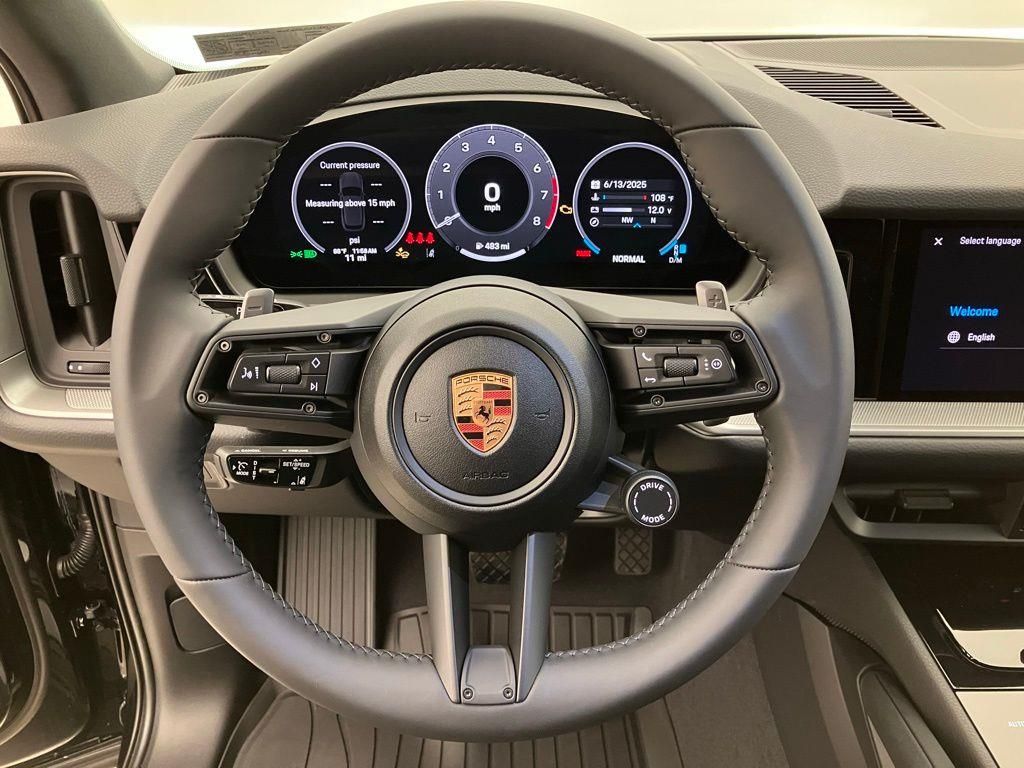 2025 Porsche Cayenne Base photo 17
