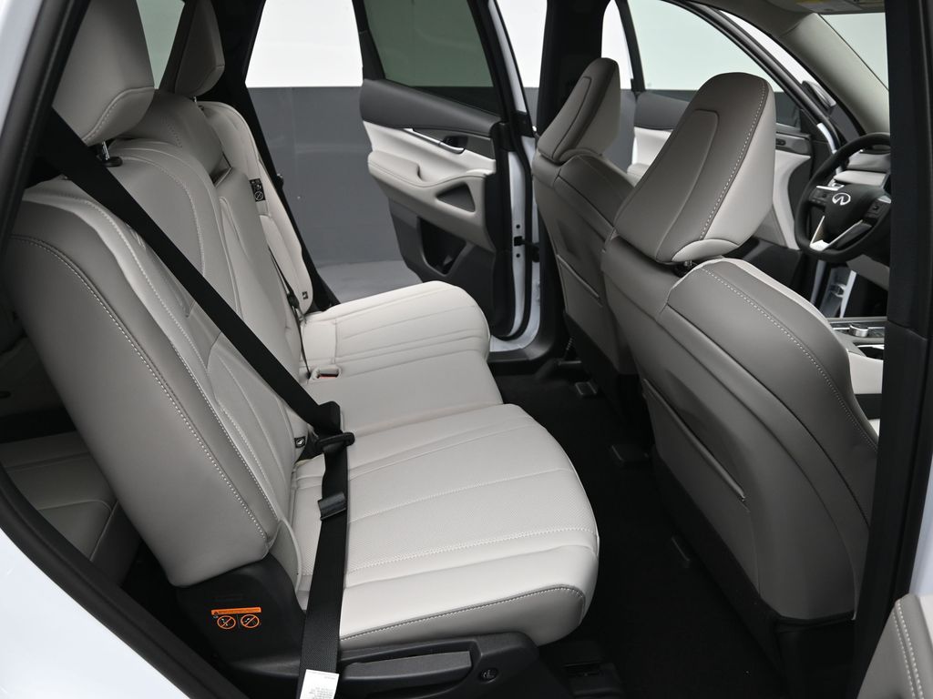 2026 Infiniti QX60 Pure photo 14