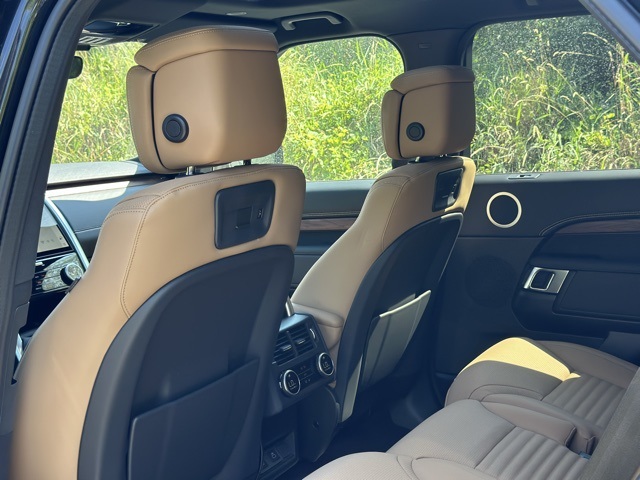 2025 Land Rover Discovery SE photo 13