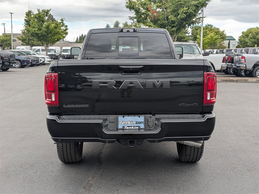 2025 Ram 3500 Laramie photo 4