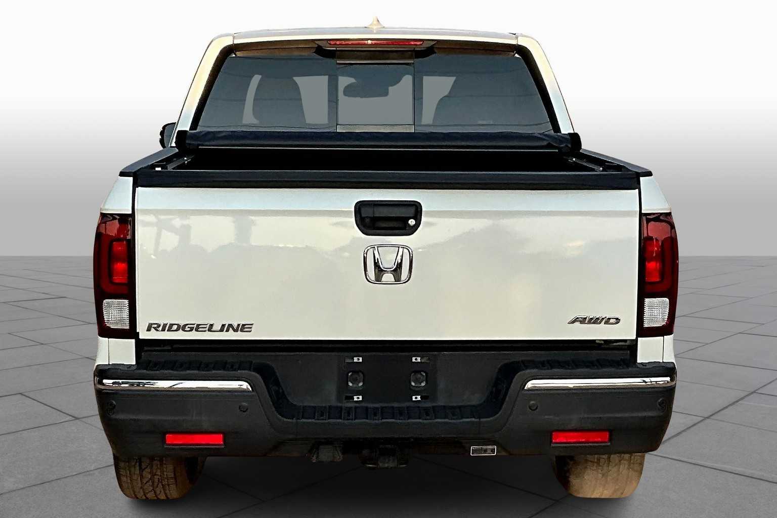 2019 Honda Ridgeline RTL-E photo 3