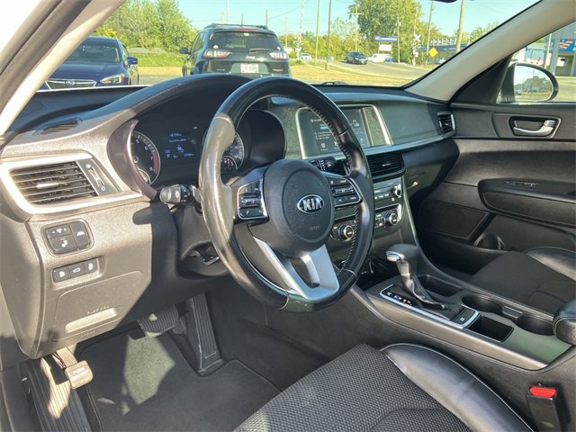 2019 Kia Optima S photo 2