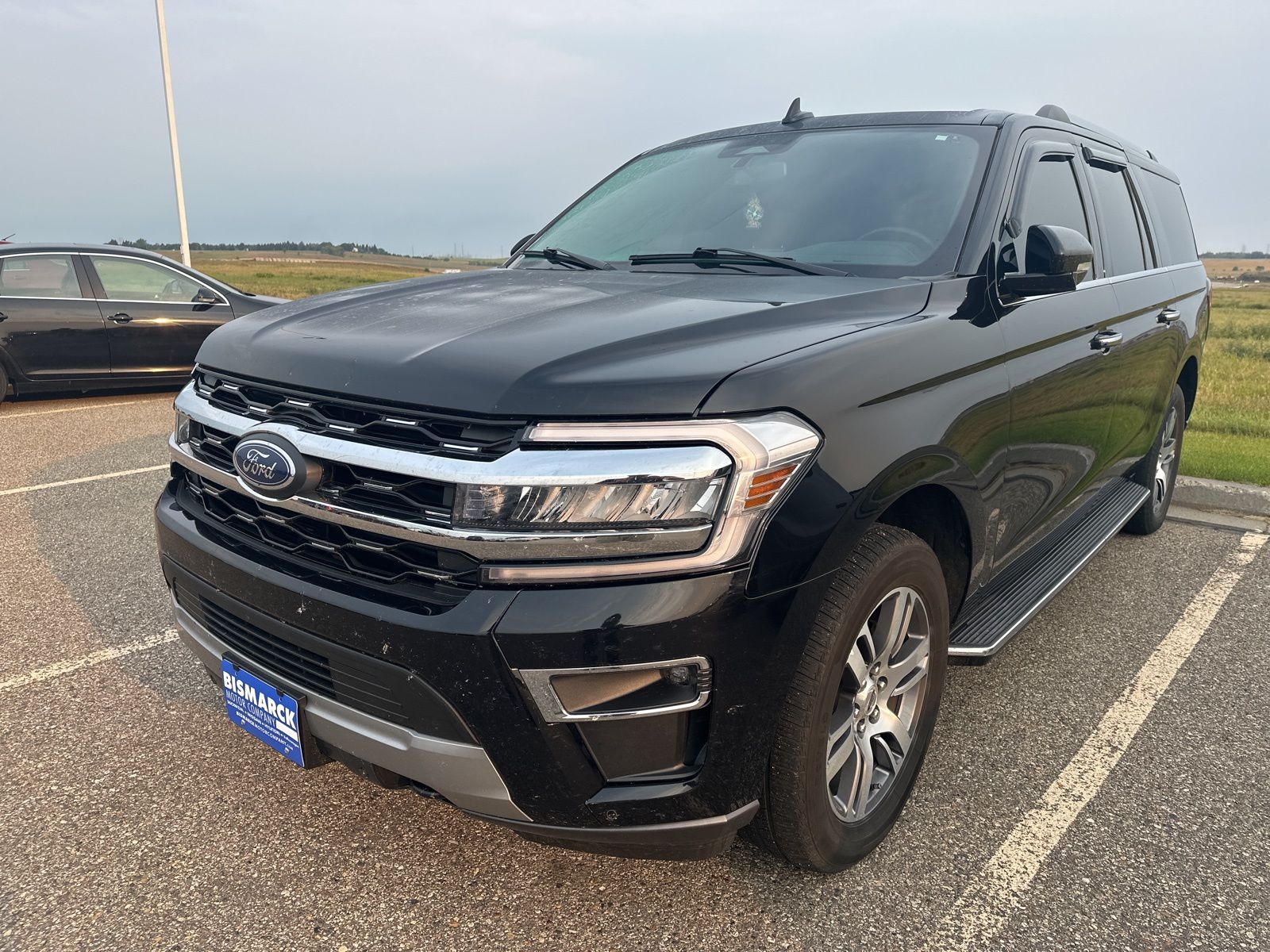2023 Ford Expedition Limited's photo