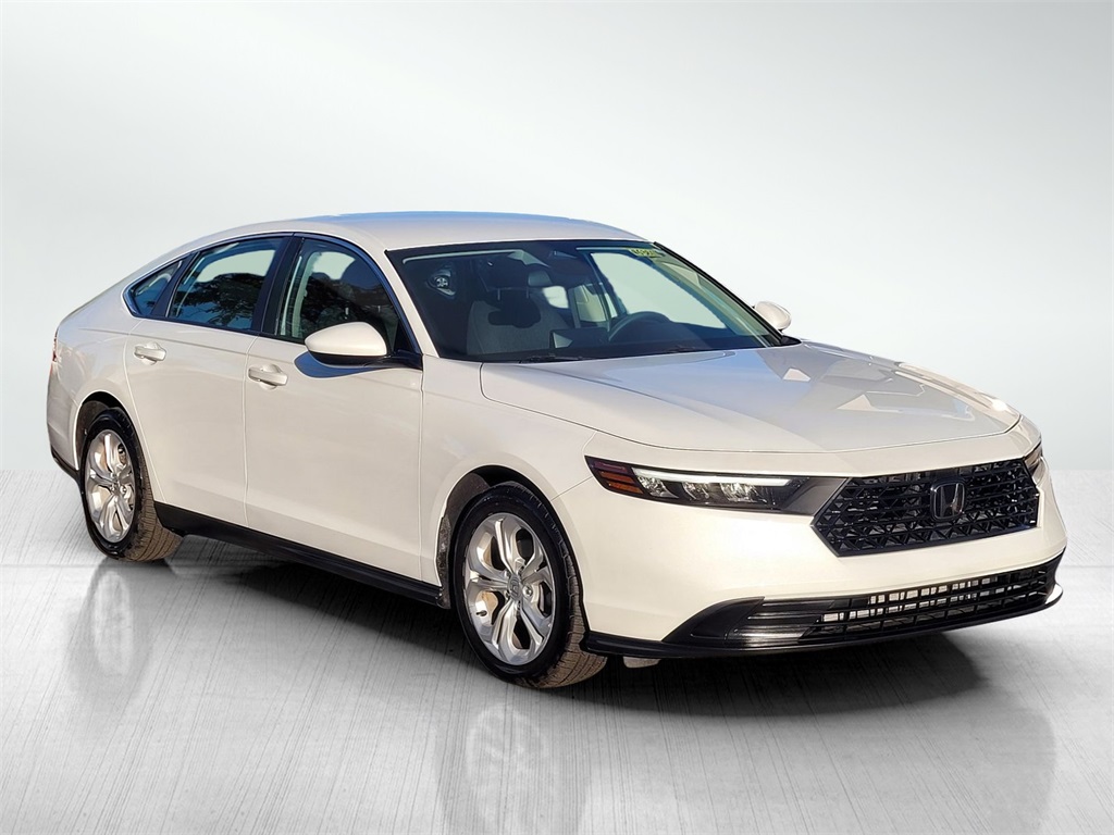 2023 Honda Accord LX photo 2
