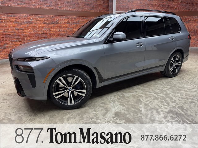 2023 BMW X7 40i's photo