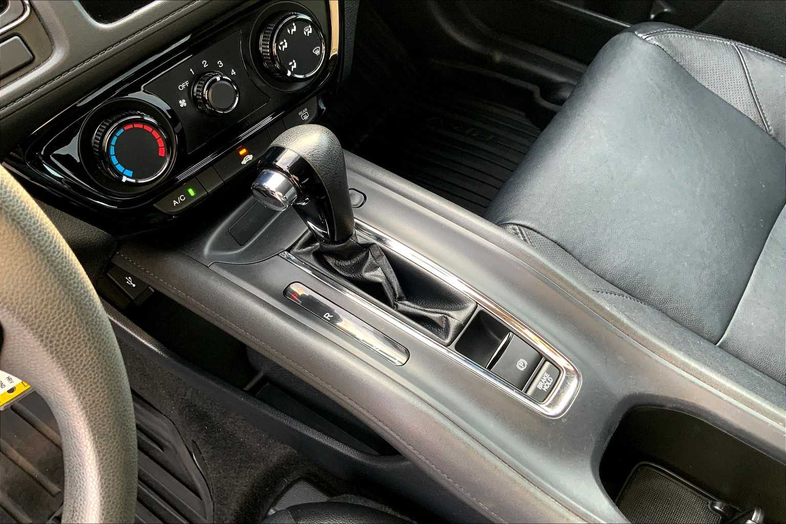 2018 Honda HR-V LX photo 15