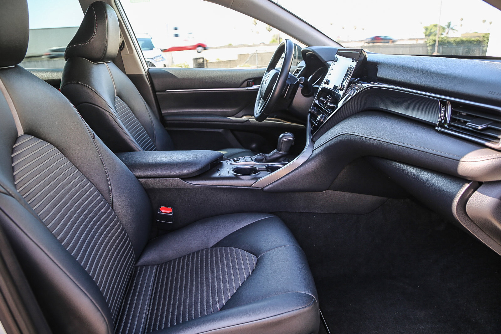 2024 Toyota Camry Hybrid SE photo 15