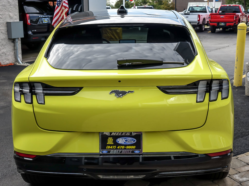2025 Ford Mustang Mach-E Premium photo 4