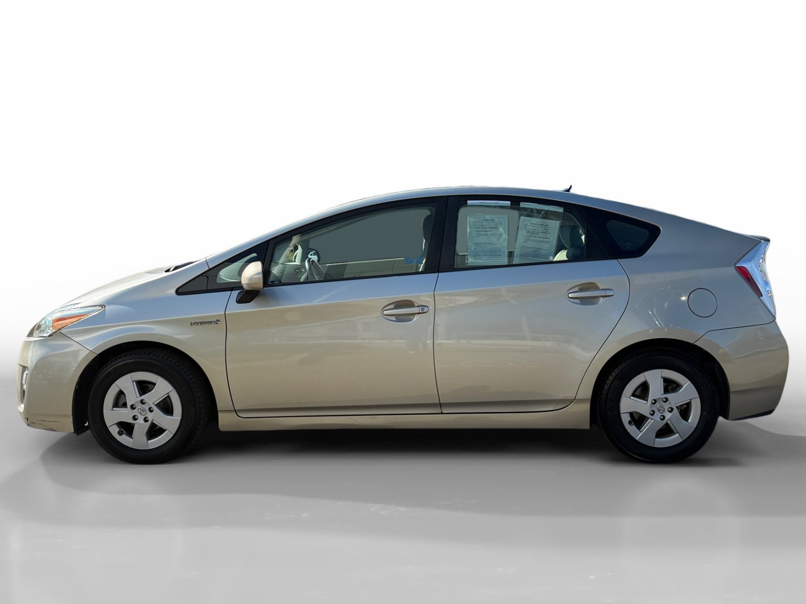 2010 Toyota Prius Four photo 2