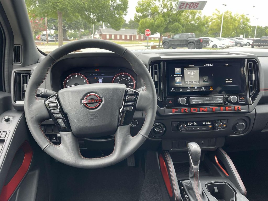 2025 Nissan Frontier PRO-4X photo 11