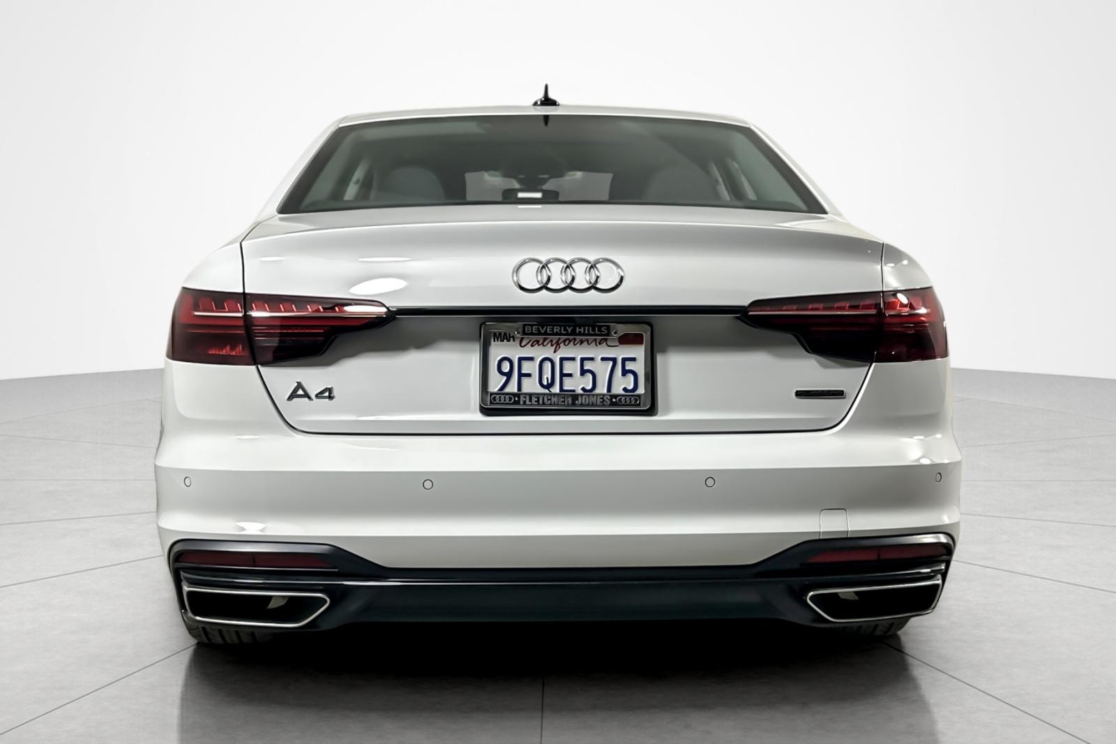 2023 Audi A4 Premium Plus 40 TFSI Quattro photo 4