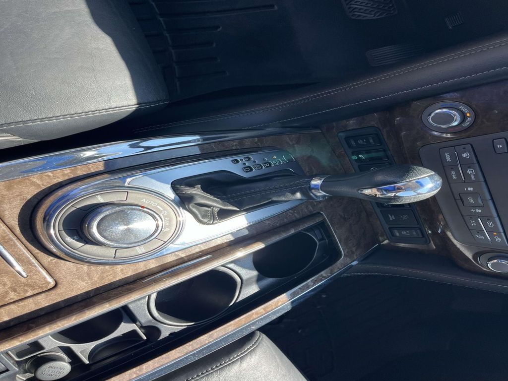 2015 Infiniti QX80 Base photo 25
