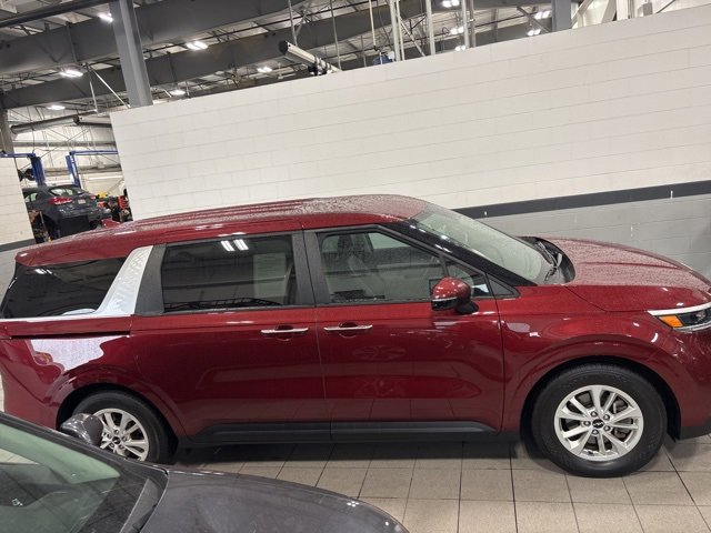 2022 Kia Carnival LXS photo 4