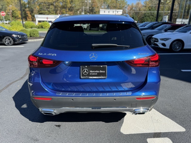 2025 Mercedes Benz GLA 250 4MATIC photo 4