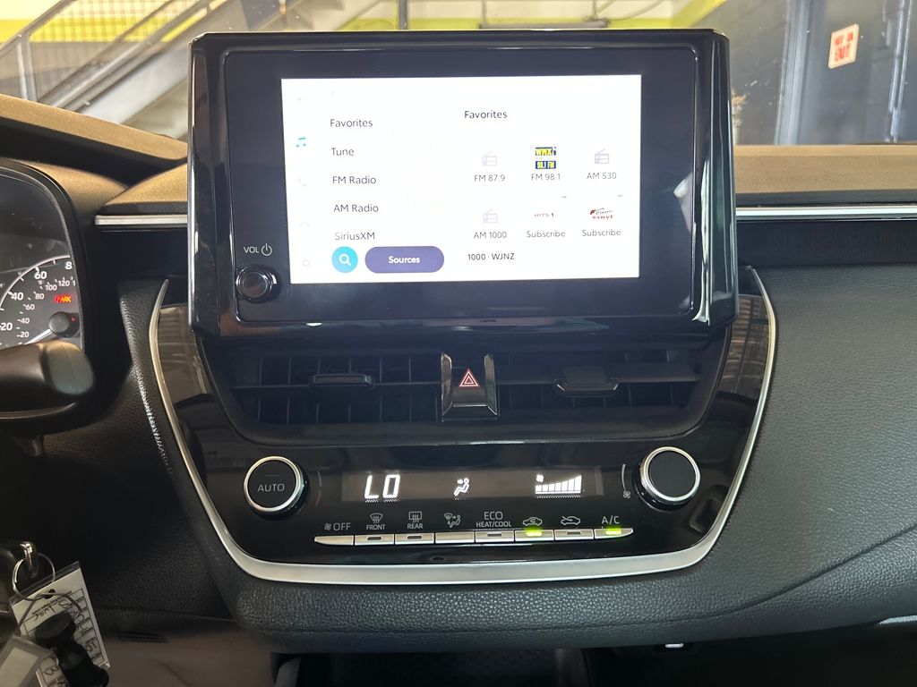 2024 Toyota Corolla LE photo 33