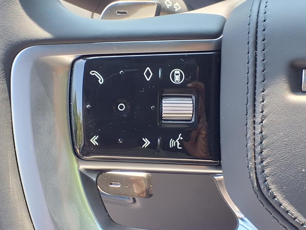 2025 Land Rover Range Rover SE photo 15