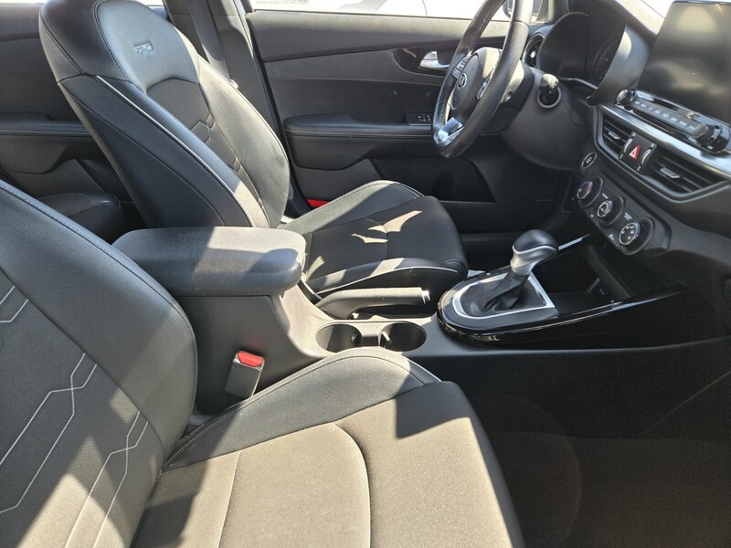 2021 Kia Forte GT-Line photo 4