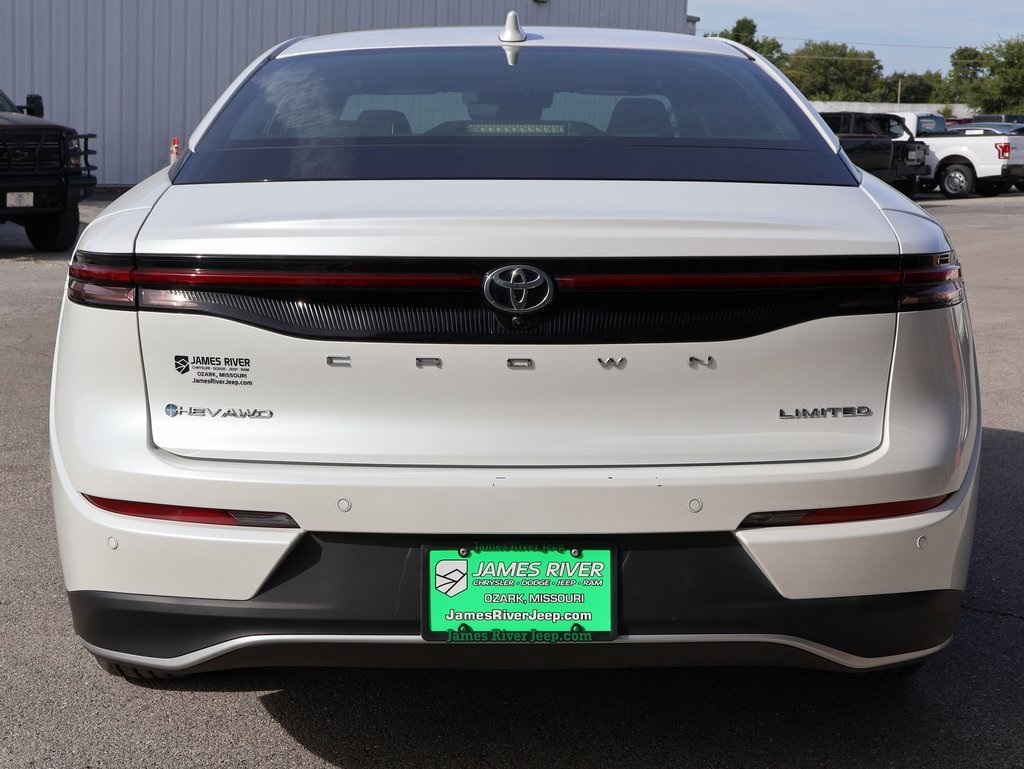 2024 Toyota Crown Limited photo 4