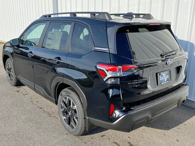 2025 Subaru Forester Premium photo 4