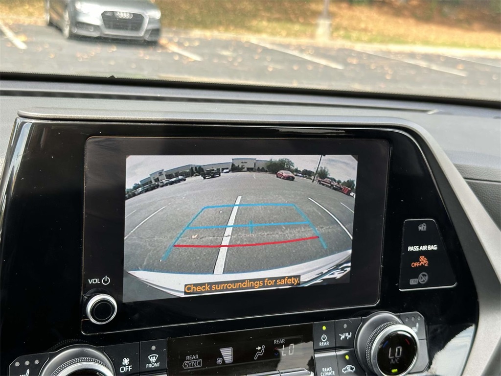 2023 Toyota Highlander XLE photo 4